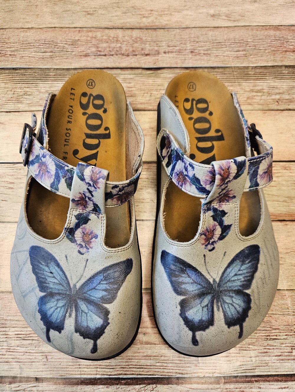 Goby butterlfy clogs. Size 37